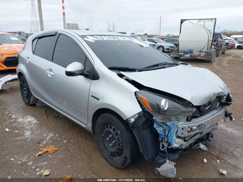 2016 TOYOTA PRIUS C TWO - JTDKDTB34G1115582