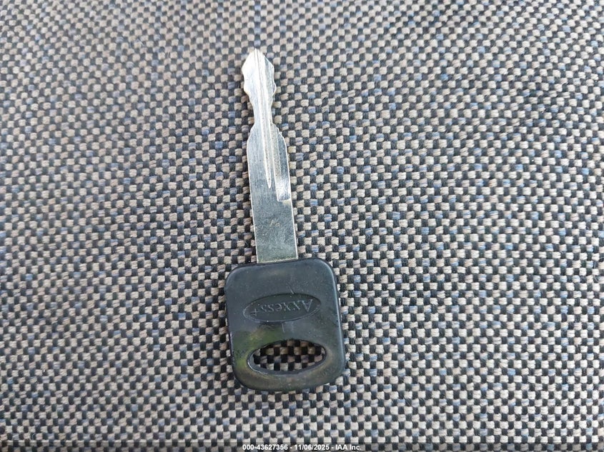 2000 Ford Ranger Xl/Xlt VIN: 1FTYR14C9YTB10672 Lot: 43627356