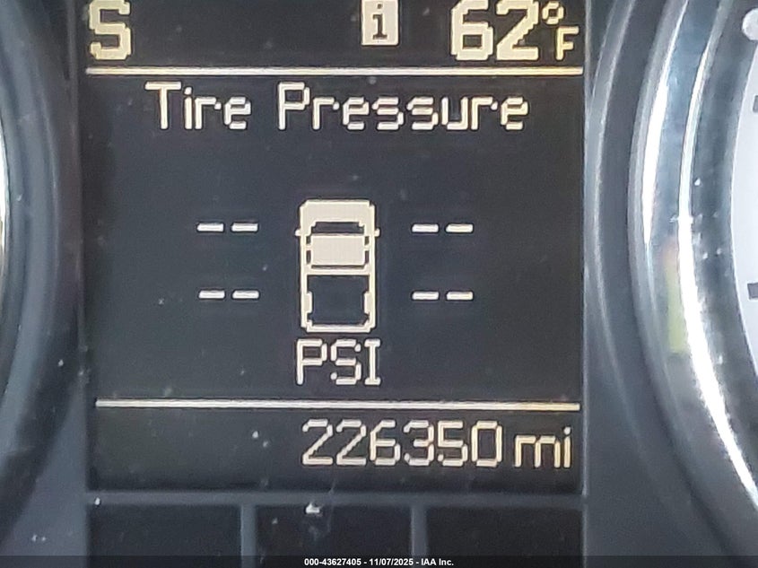 2011 Dodge Ram 1500 VIN: 1D7RB1CT0BS503795 Lot: 43627405