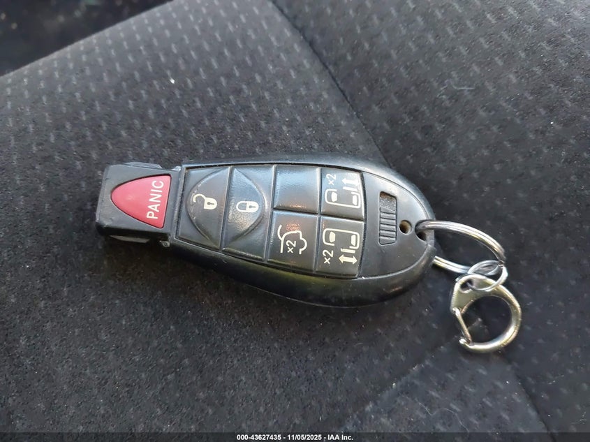 2012 Dodge Grand Caravan Sxt VIN: 2C4RDGCG0CR323827 Lot: 43627435