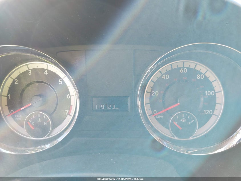 2012 Dodge Grand Caravan Sxt VIN: 2C4RDGCG0CR323827 Lot: 43627435