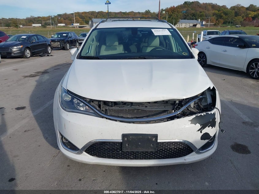 2018 Chrysler Pacifica Touring L VIN: 2C4RC1BG9JR171447 Lot: 43627517