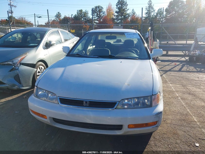 1996 Honda Accord Lx/Ex VIN: 1HGCD5632TA093295 Lot: 43627611