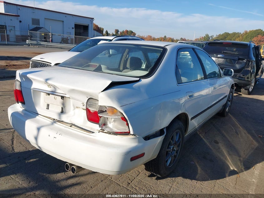 1HGCD5632TA093295 1996 HONDA ACCORD photo no. 4