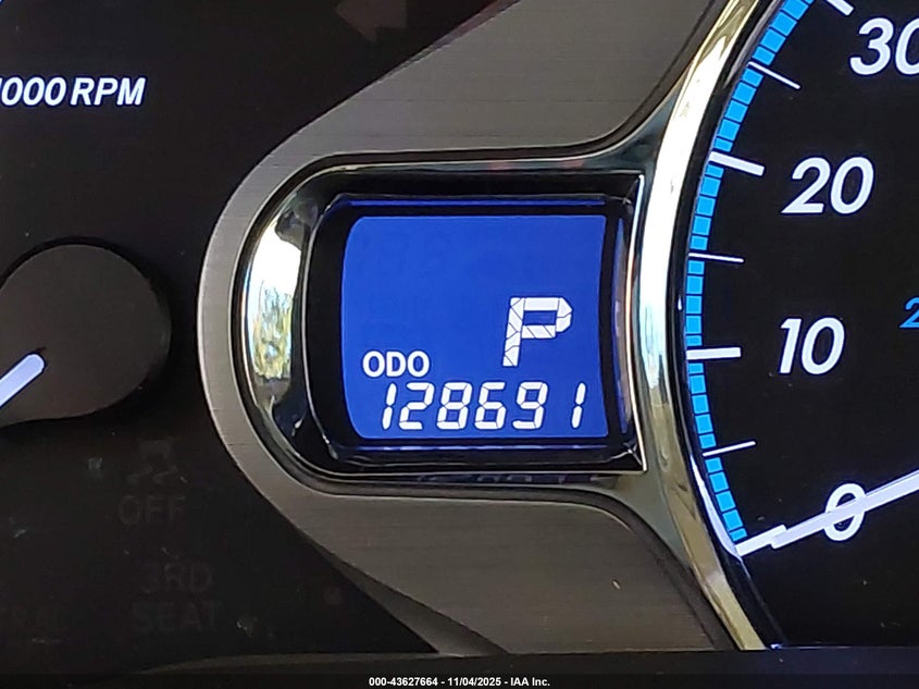 2013 TOYOTA SIENNA XLE V6 8 PASSENGER 5TDYK3DC4DS340323