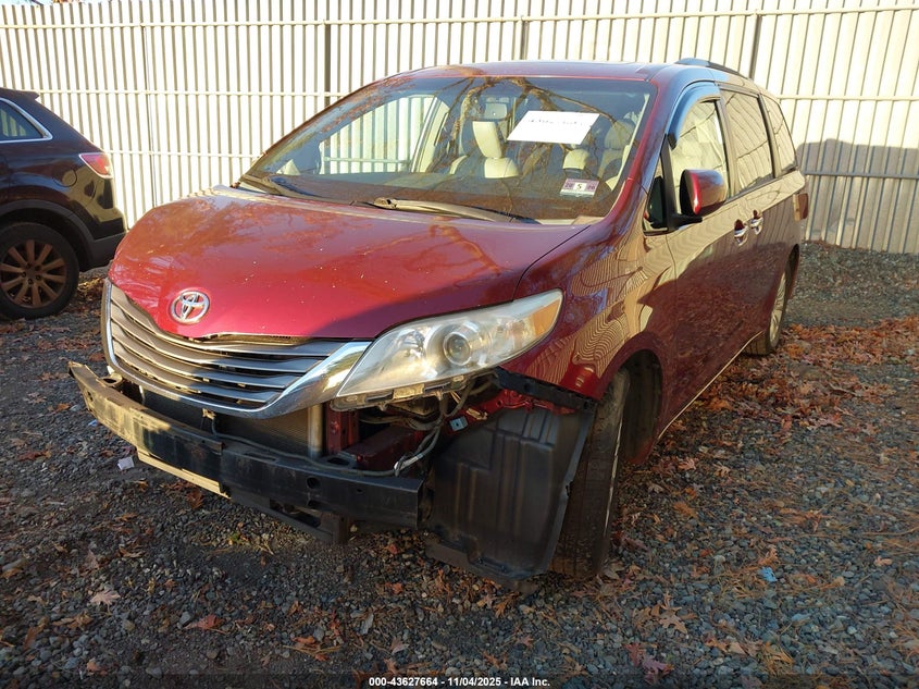 2013 TOYOTA SIENNA XLE V6 8 PASSENGER 5TDYK3DC4DS340323