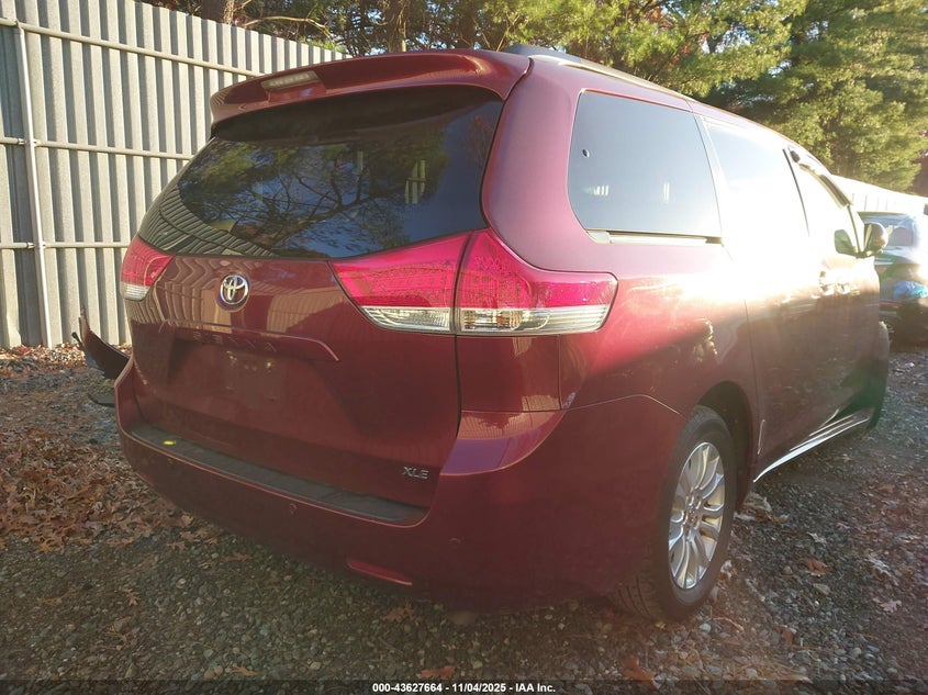 2013 TOYOTA SIENNA XLE V6 8 PASSENGER 5TDYK3DC4DS340323