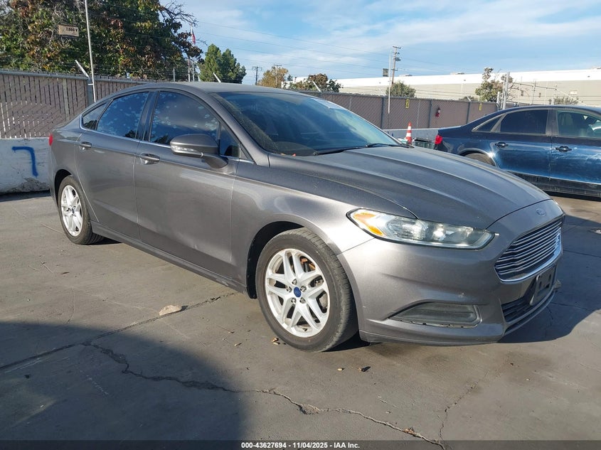 FORD FUSION SE