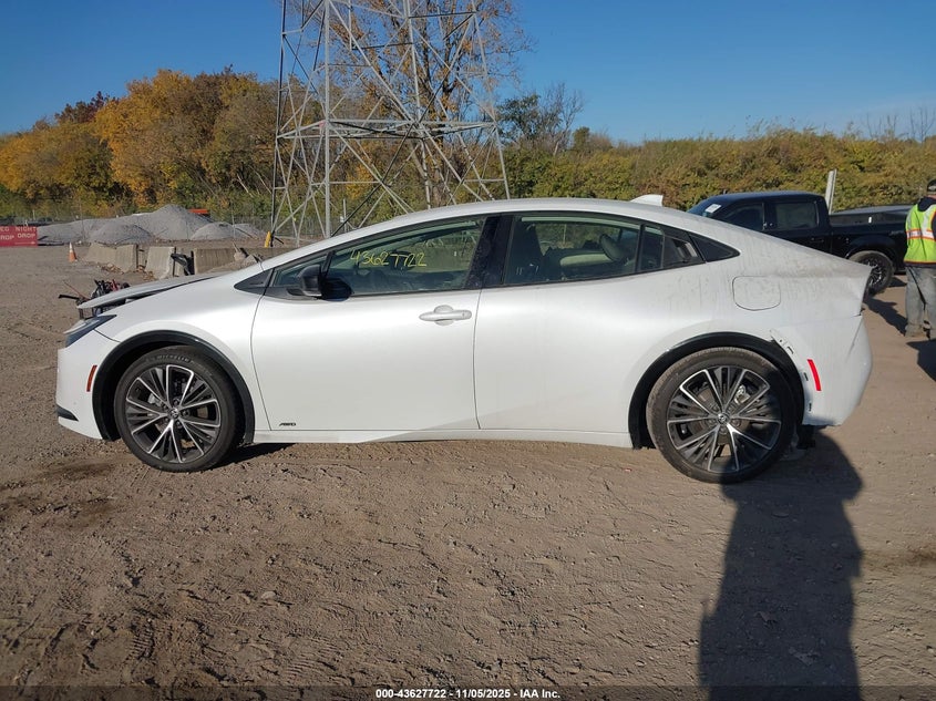 2023 TOYOTA PRIUS XLE AWD-E JTDADABU8P3004496