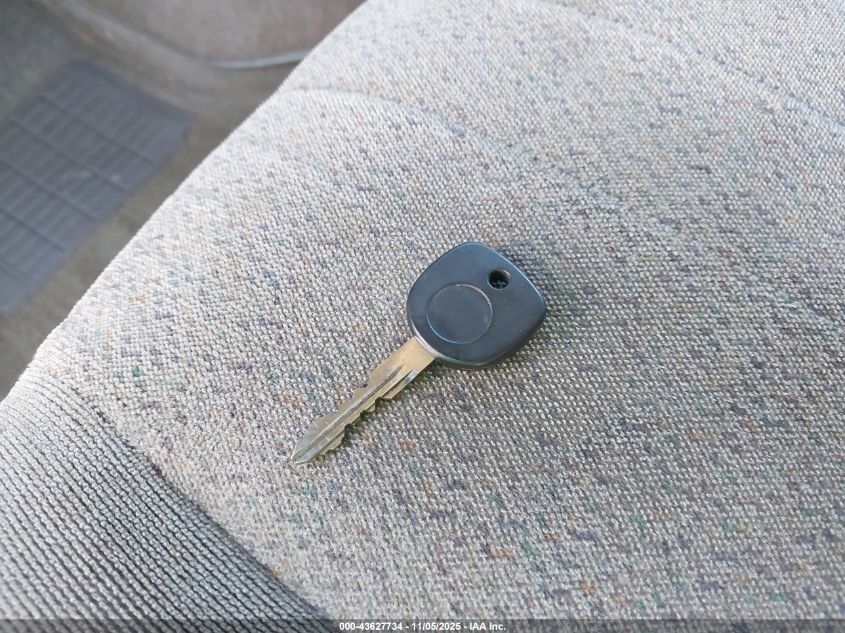 2003 Chevrolet Astro VIN: 1GNDM19X63B132353 Lot: 43627734