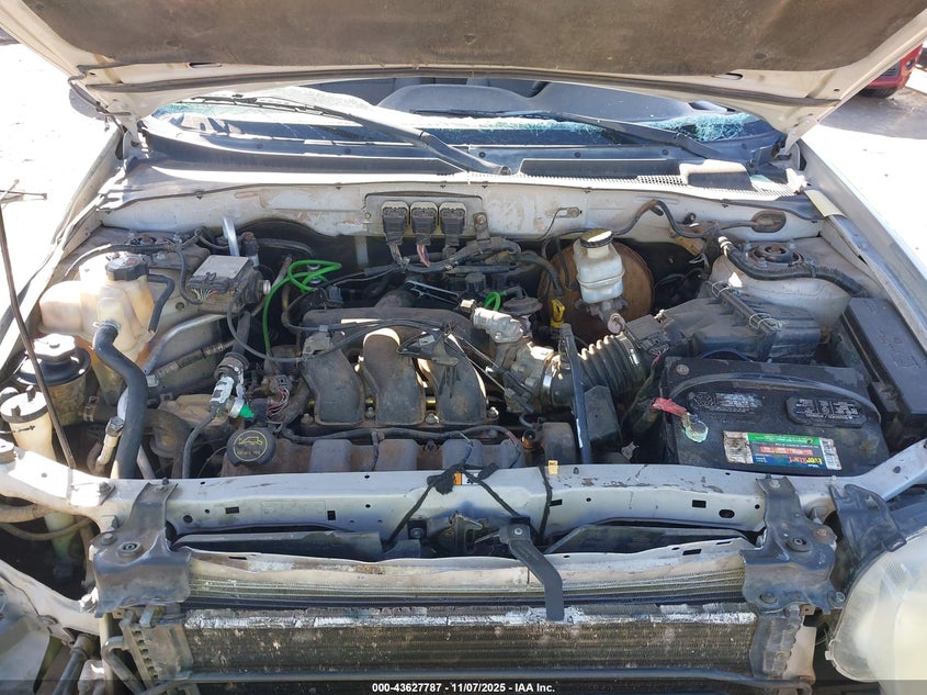 2005 Ford Escape Xlt VIN: 1FMYU03135KA84074 Lot: 43627787