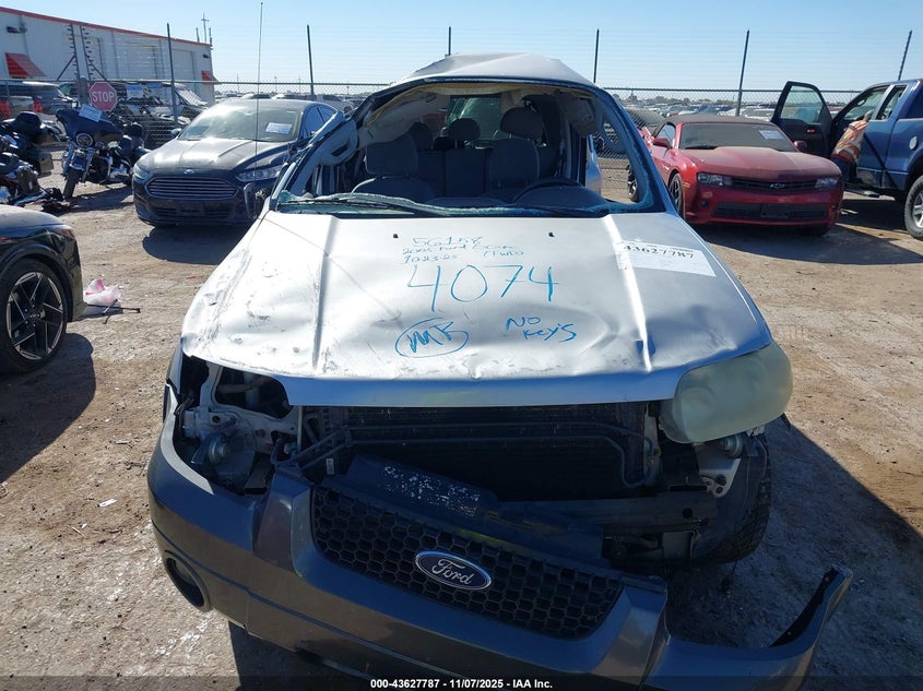 2005 Ford Escape Xlt VIN: 1FMYU03135KA84074 Lot: 43627787