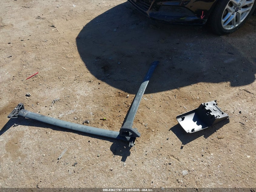 2005 Ford Escape Xlt VIN: 1FMYU03135KA84074 Lot: 43627787