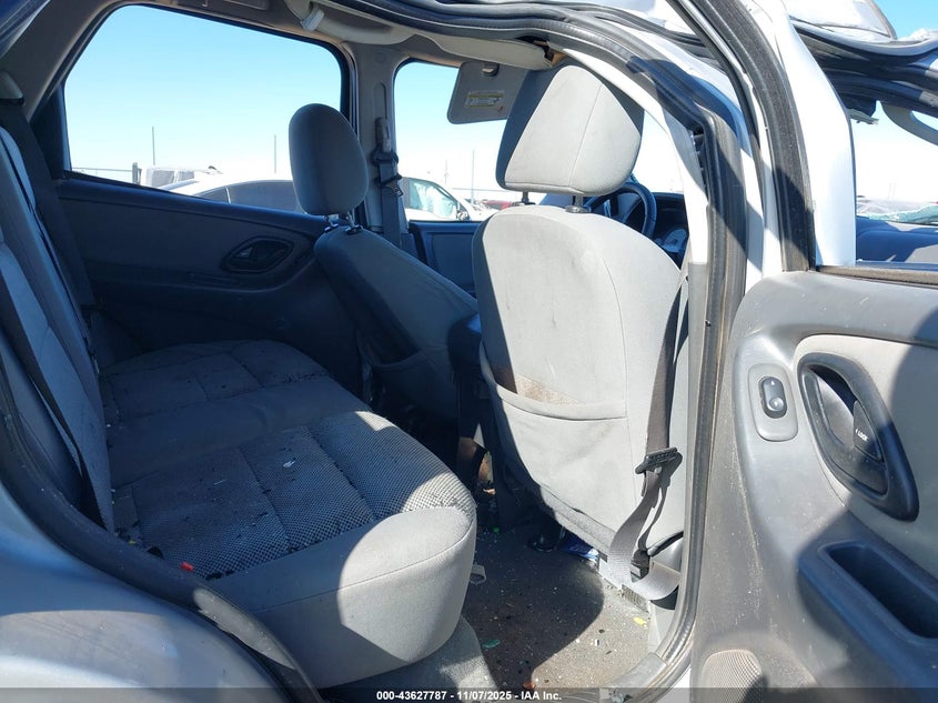 2005 Ford Escape Xlt VIN: 1FMYU03135KA84074 Lot: 43627787