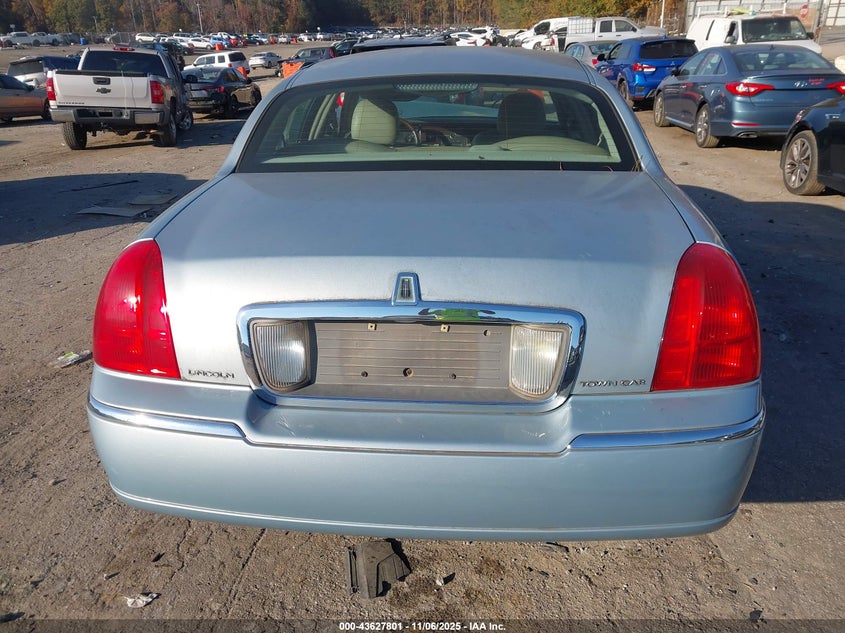 2006 Lincoln Town Car Signature Limited VIN: 1LNHM82V36Y611385 Lot: 43627801