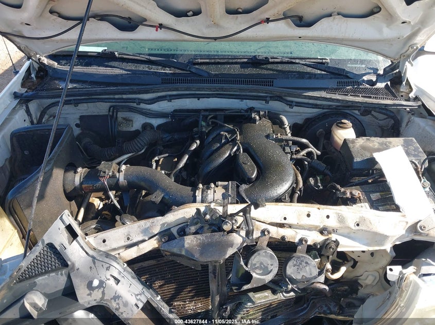 5TELU42N95Z063008 2005 TOYOTA TACOMA photo no. 10