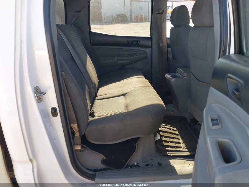 5TELU42N95Z063008 2005 TOYOTA TACOMA photo no. 8