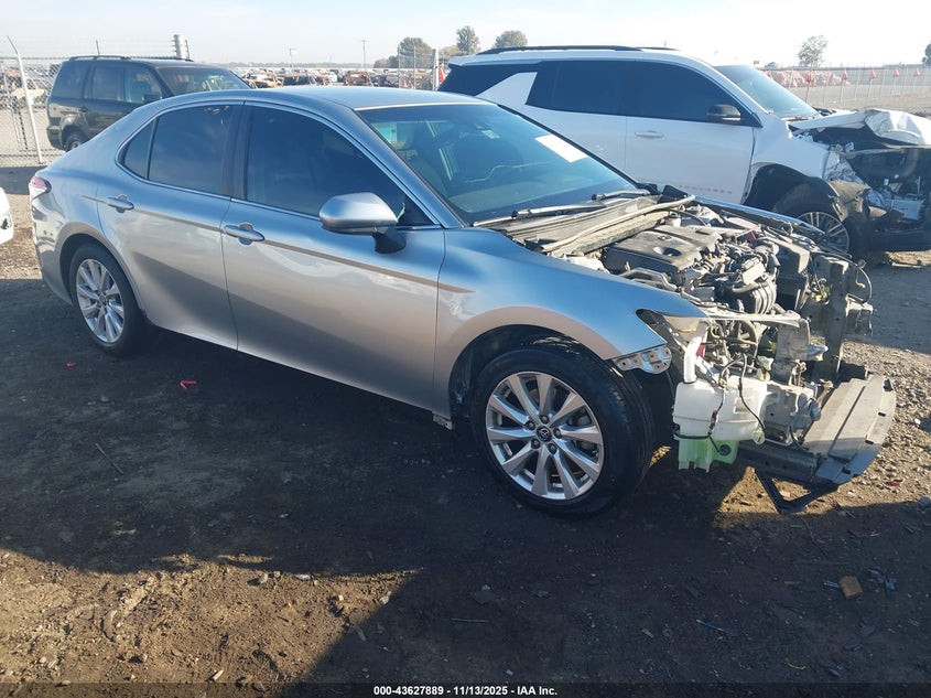 2018 TOYOTA CAMRY LE - 4T1B11HK6JU098068