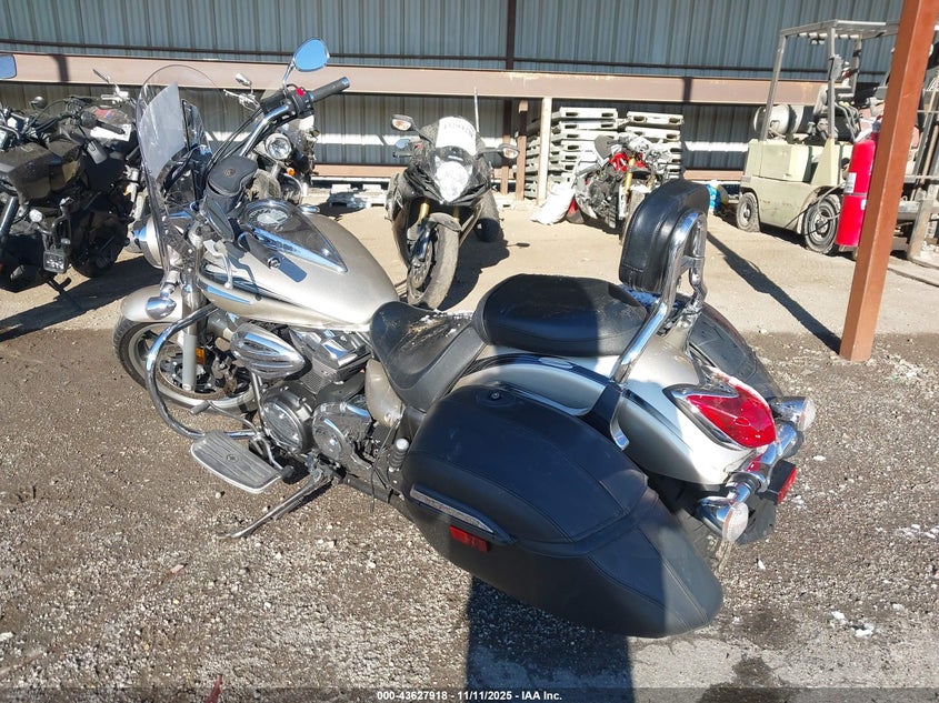 JYAVN01E3AA010563 2010 YAMAHA XV photo no. 3