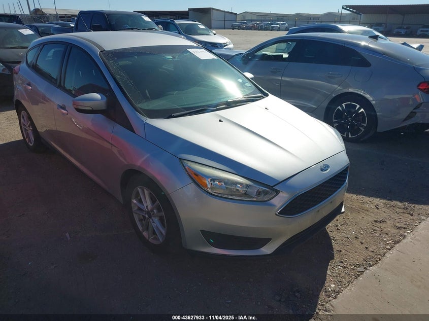 2015 FORD FOCUS SE - 1FADP3K27FL329014