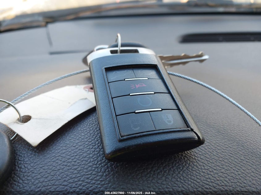 2008 Cadillac Escalade Standard VIN: 1GYEC638X8R197245 Lot: 43627980