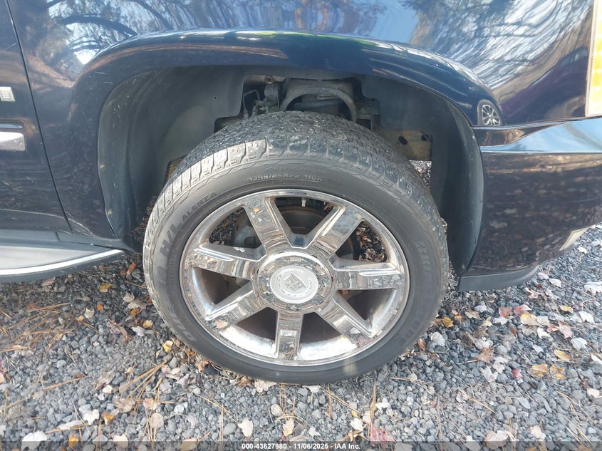 2008 Cadillac Escalade Standard VIN: 1GYEC638X8R197245 Lot: 43627980