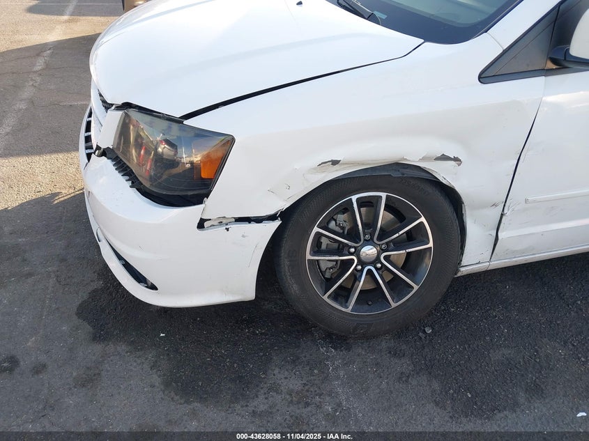 2015 Dodge Grand Caravan R/T VIN: 2C4RDGEG9FR566716 Lot: 43628058