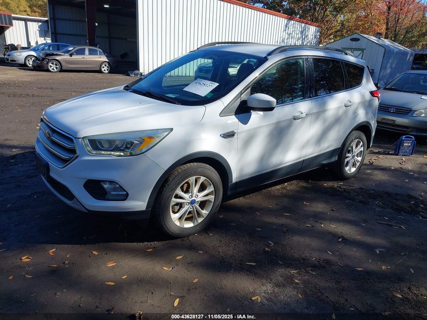 1FMCU9GD6HUB61886 2017 FORD ESCAPE photo no. 2