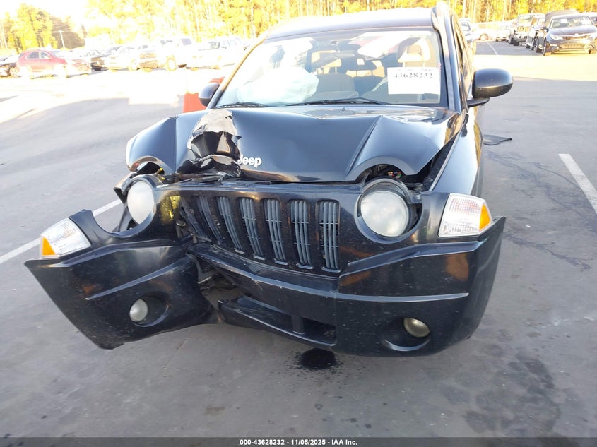 2008 Jeep Compass Sport VIN: 1J8FT47W48D785817 Lot: 43628232