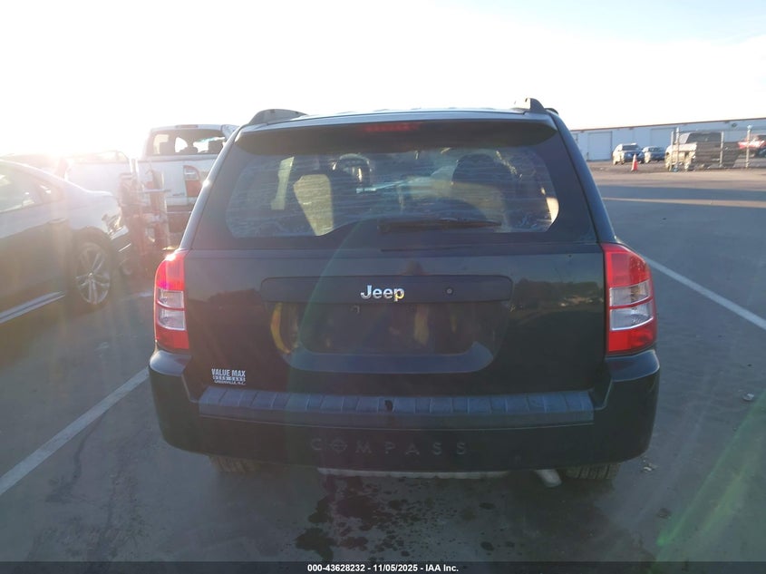 2008 Jeep Compass Sport VIN: 1J8FT47W48D785817 Lot: 43628232