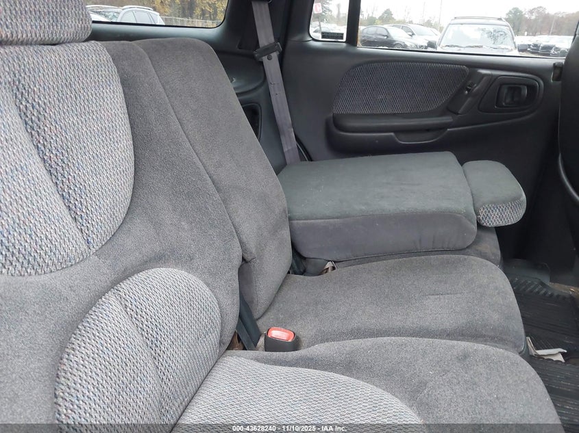 1B4HS28N7YF246316 2000 DODGE DURANGO photo no. 8