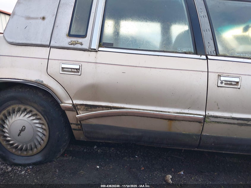 1993 Chrysler New Yorker Fifth Avenue VIN: 1C3XV66R9PD212377 Lot: 43628246