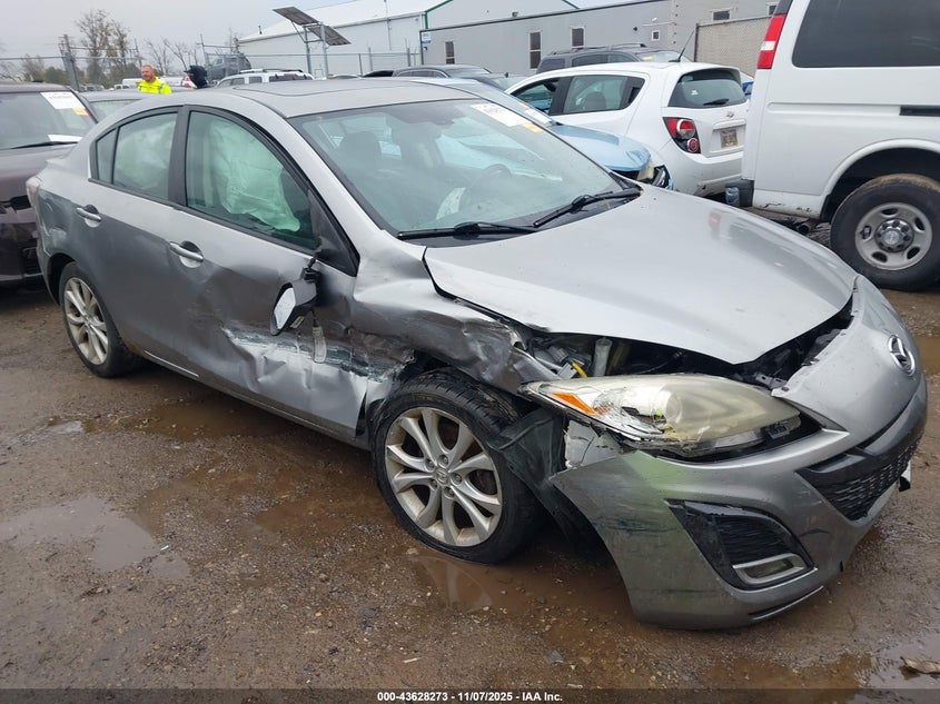 MAZDA 3 S GRAND TOURING