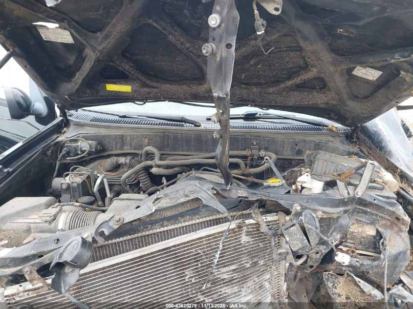 2004 Toyota Sequoia Limited V8 VIN: 5TDBT48A24S228699 Lot: 43628279