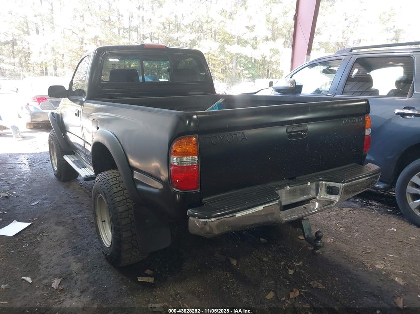 5TENM92NX2Z009623 2002 TOYOTA TACOMA photo no. 3