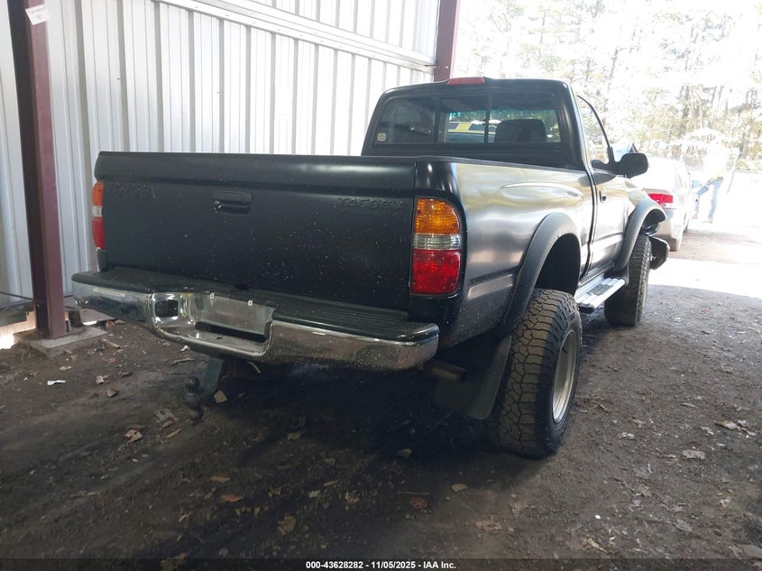 5TENM92NX2Z009623 2002 TOYOTA TACOMA photo no. 4