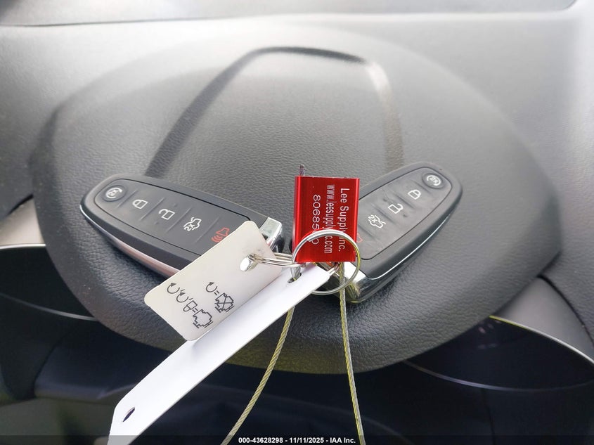 2016 Ford Escape Titanium VIN: 1FMCU9J9XGUA51989 Lot: 43628298