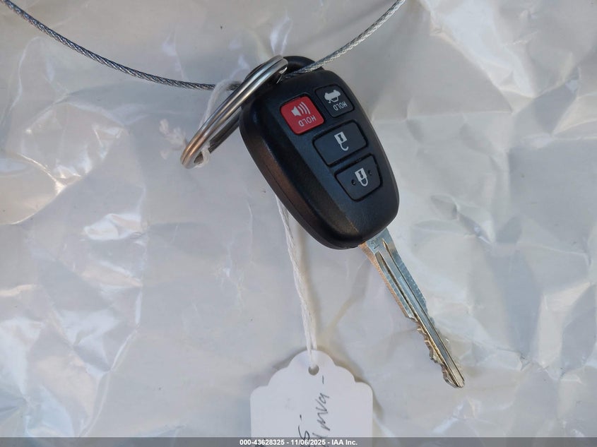 2014 TOYOTA COROLLA LE - 2T1BURHEXEC200205