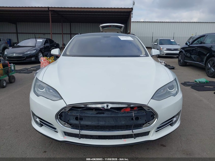 2013 Tesla Model S VIN: 5YJSA1CN6DFP28030 Lot: 43628503
