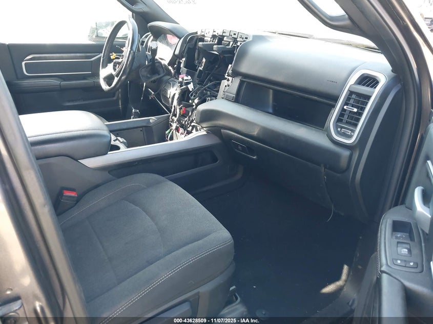 2020 Ram 3500 Big Horn 4X4 8' Box VIN: 3C63RRHL7LG201231 Lot: 43628509