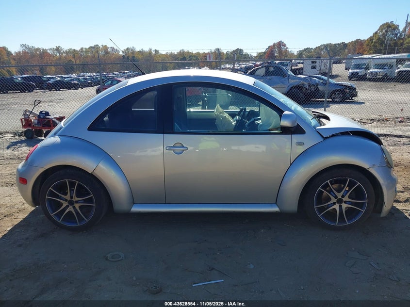 2000 Volkswagen New Beetle Gls 1.8L Turbo VIN: 3VWCD21C3YM449569 Lot: 43628554