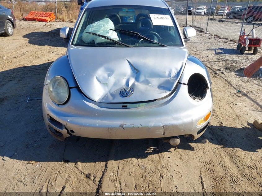 2000 Volkswagen New Beetle Gls 1.8L Turbo VIN: 3VWCD21C3YM449569 Lot: 43628554