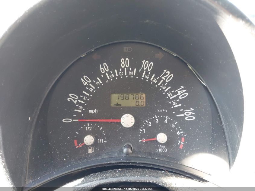 2000 Volkswagen New Beetle Gls 1.8L Turbo VIN: 3VWCD21C3YM449569 Lot: 43628554