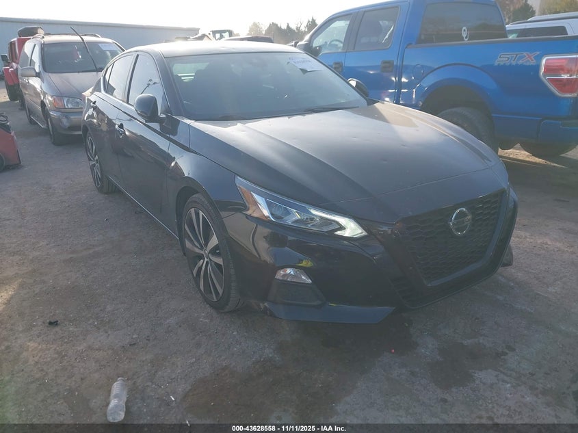 NISSAN ALTIMA SR FWD