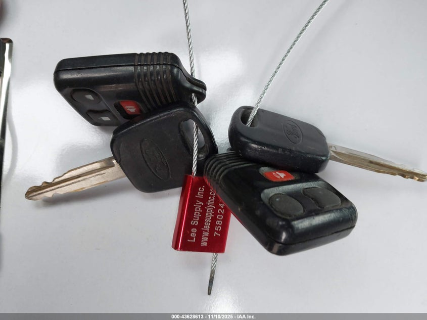 2003 Ford Escape Xlt VIN: 1FMYU93113KB12813 Lot: 43628613