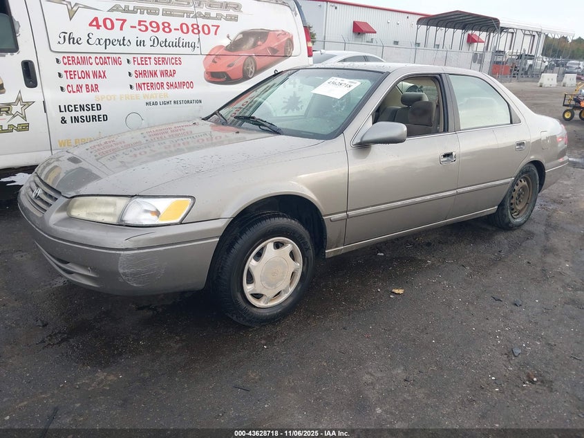 4T1BG22K7WU255823 1998 TOYOTA CAMRY photo no. 2