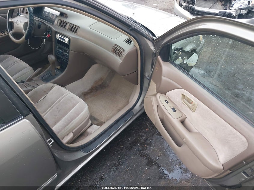 4T1BG22K7WU255823 1998 TOYOTA CAMRY photo no. 5