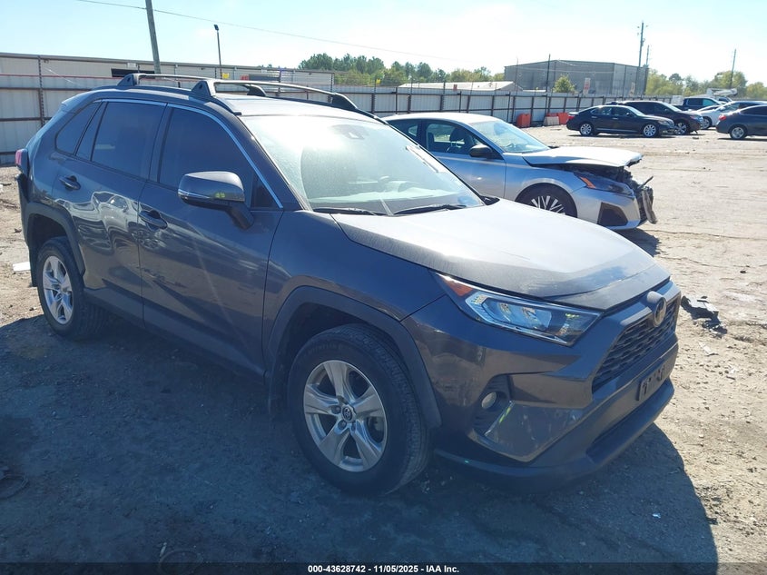 TOYOTA RAV4 XLE