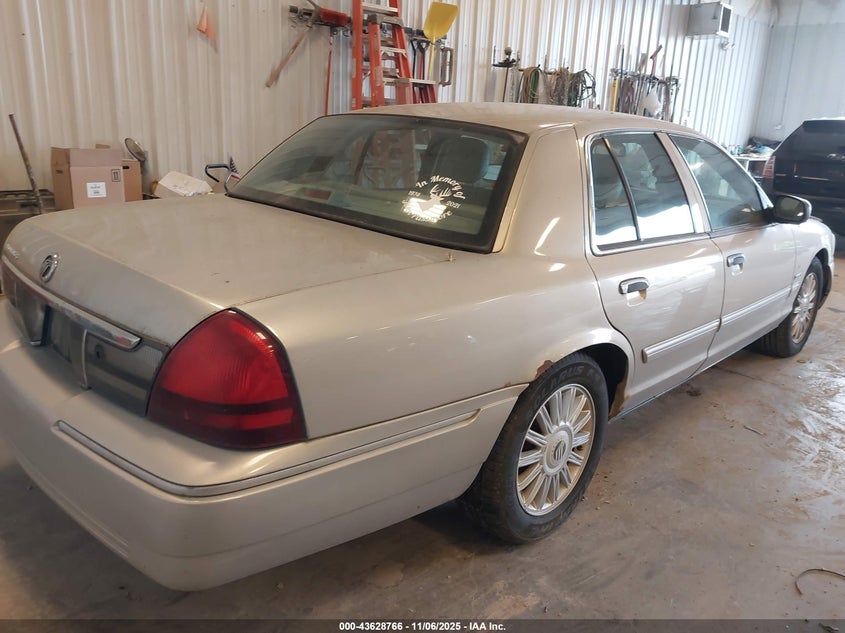 2MEHM75V79X606963 2009 MERCURY GRAND MARQUIS photo no. 4