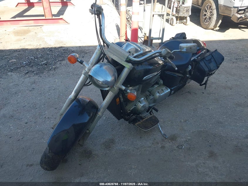 1HFSC49372A003310 2002 HONDA VTX photo no. 2
